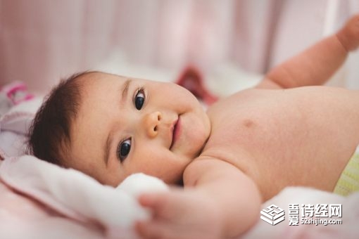 费姓男宝宝取名三个字