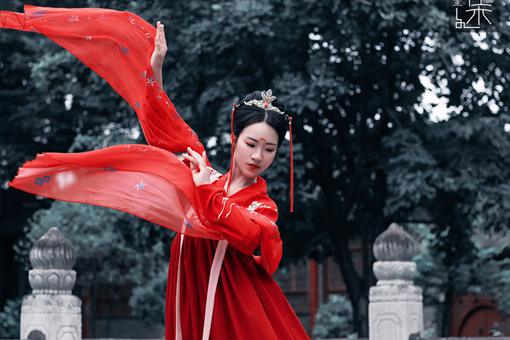 姓和女孩字诗经 和姓女孩起名诗经