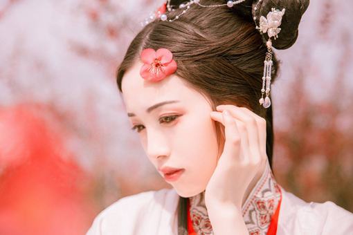 康姓女孩取什么名字?康姓女孩起名有诗意