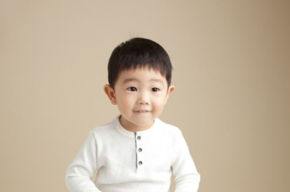 农历2019年四月初十子时出生的男孩如何起名字，五行属什么