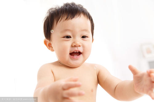 020年农历大年初八出生的男宝宝如何起名？"