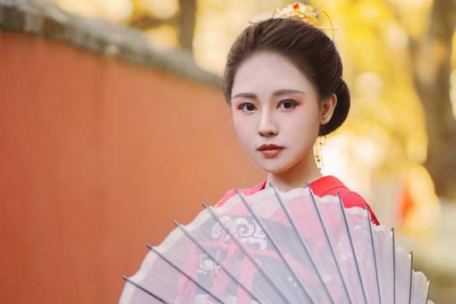 殷姓女孩取什么名字好听?殷姓女孩名字诗意