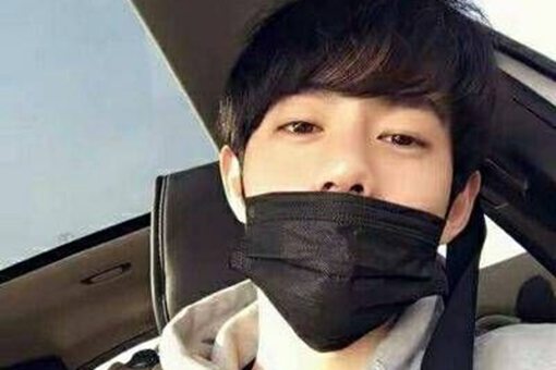 姓鲍男孩忠字辈怎么起名字?姓鲍男孩忠字辈名字