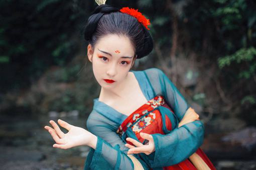 康姓女孩取什么名字?康姓女孩起名有诗意
