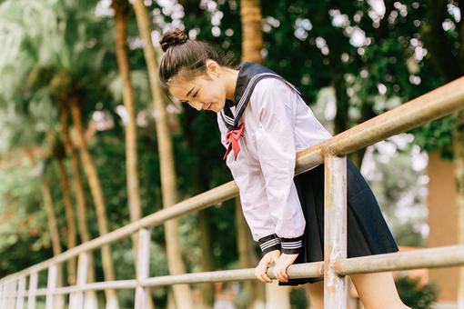 姓罗女孩名字优雅诗意