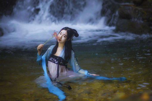 姓郝女孩起什么名字?姓郝女孩两个字名字大全