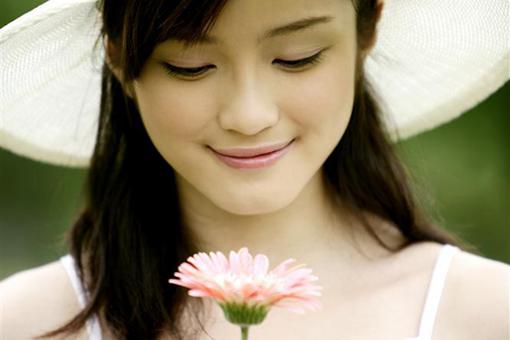 姓黄女孩名字顺口好听