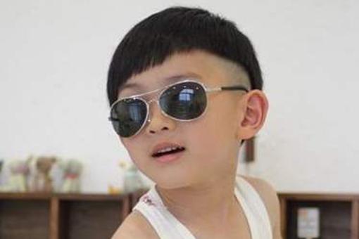 姓傅男孩单名 姓傅男孩姓名俩个字