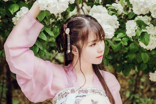 鲍姓女孩取名两个字