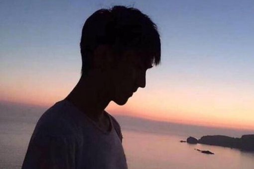 鲍姓男孩洋气霸气名字