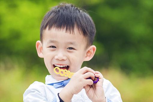 夏姓朗朗上口男孩的名字