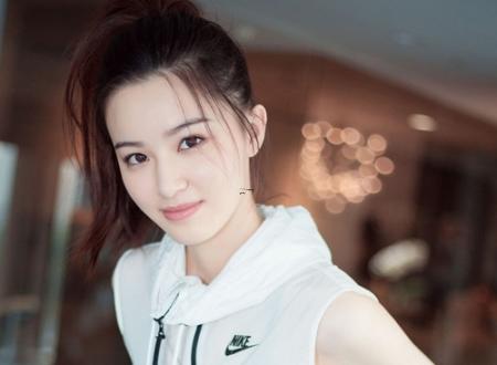 12701-.女人脸上的富贵痣 富贵痣分析