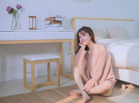 梦见公鸡和虾在互相斗是什么意思