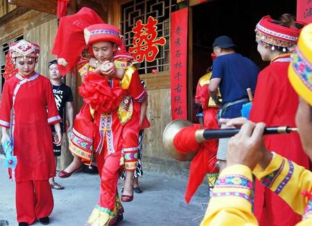 梦见在别人家吃饭是什么意思