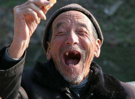 77年属蛇人今年财运 相较过去有回升