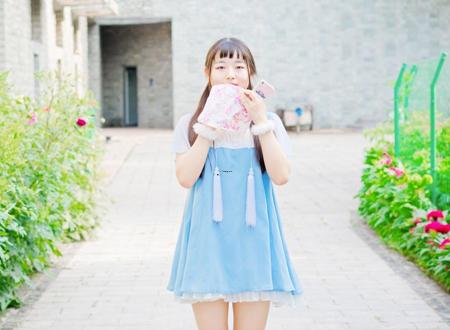 为爱迷失自我的女人面相