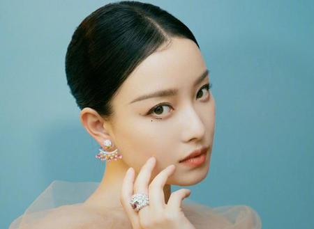 十九岁的女人手相图解