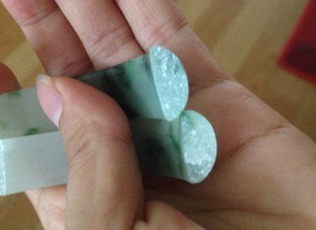 梦见在床上大便