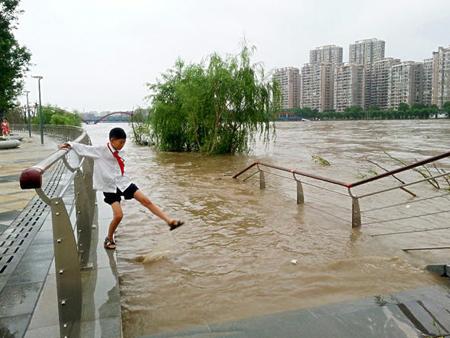 梦到穿别人的衣服是什么意思