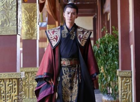 男生如何从面相看出大小,男生眼睛大小不一样面相
