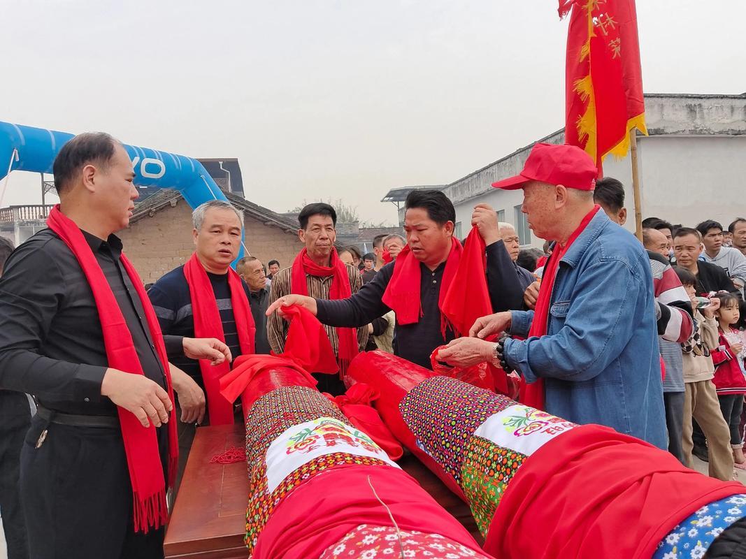 2025年11月上梁吉日时辰